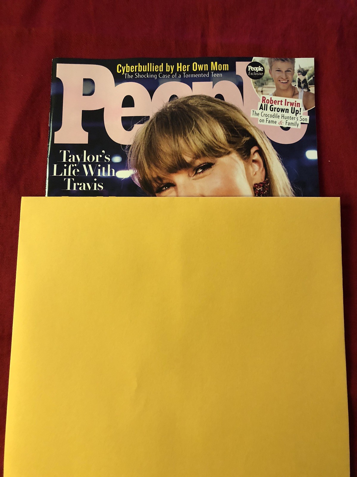 People Magazine September 22, 2025 ~ Taylor Swift In Her Engaged Era! Irwin