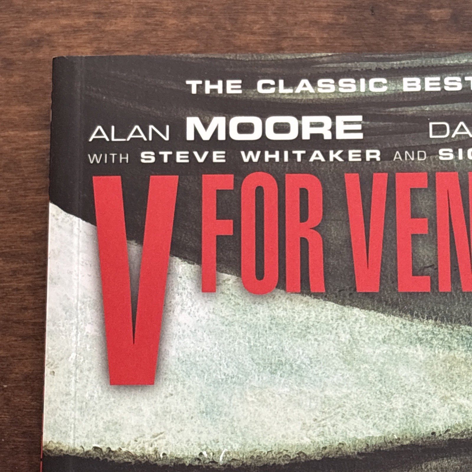 Alan Moore Paperback Book Lot Watchmen & V For Vendetta 2005 ED. Graphic Novels