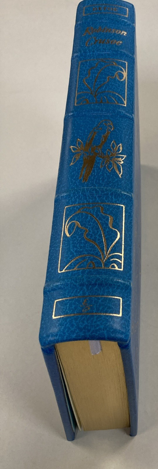 Robinson Crusoe HC Daniel Defoe 1976 Easton Press Adventure Illustrated