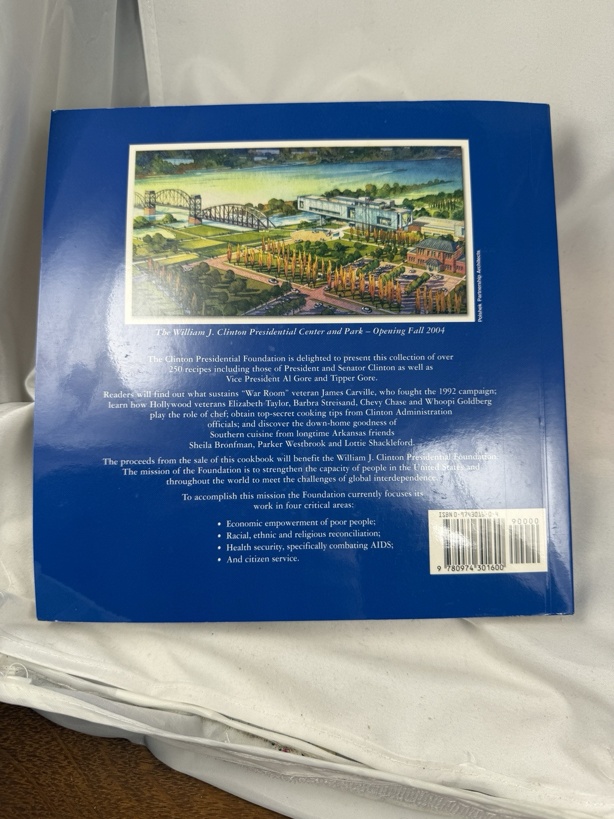Cookbook Celebrity Cookbook 264 pages Illustrated Soft Cover President Clinton