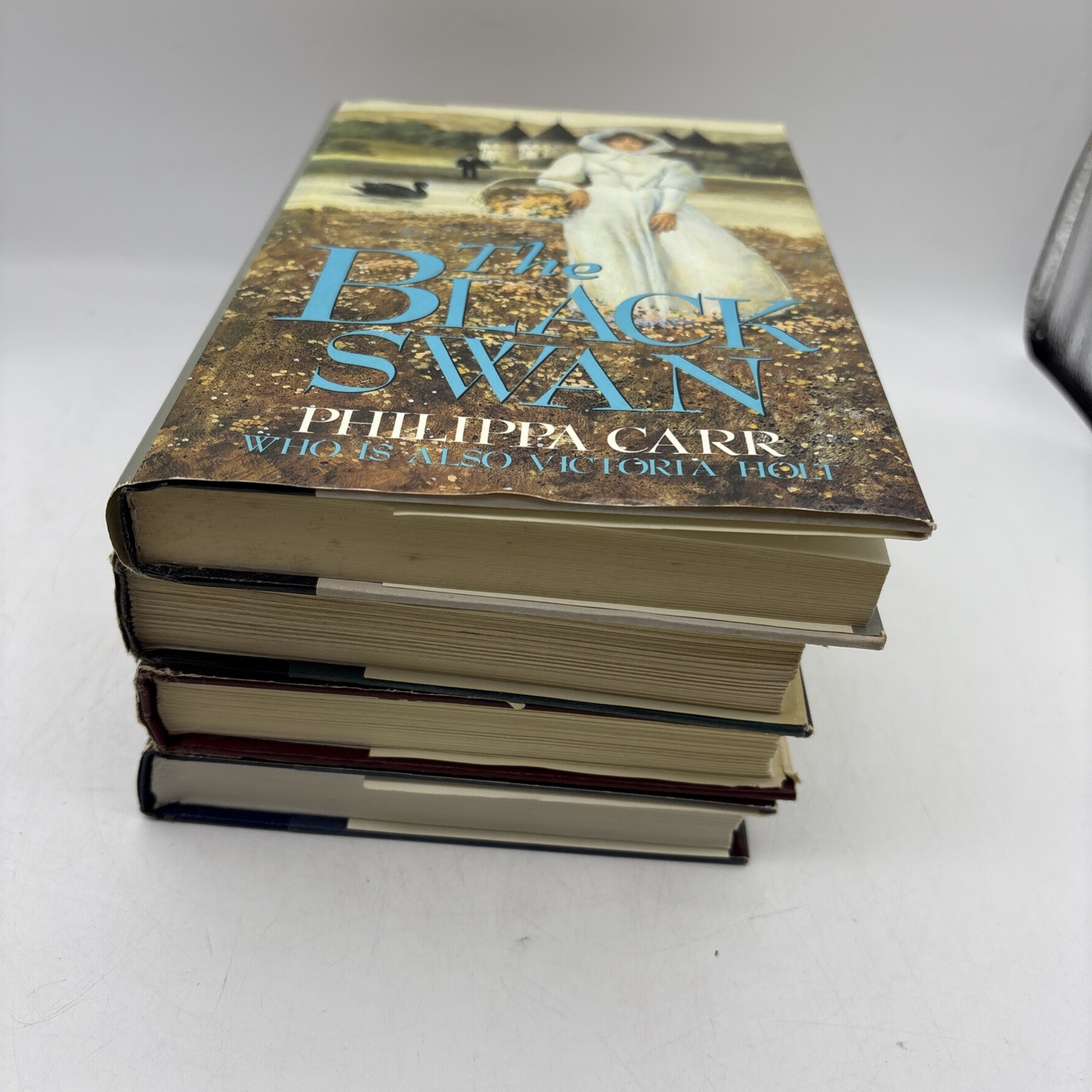 Lot of 4 Victoria Holt Hardcover Fawcett Crest 70s Romance Gothic Mystery