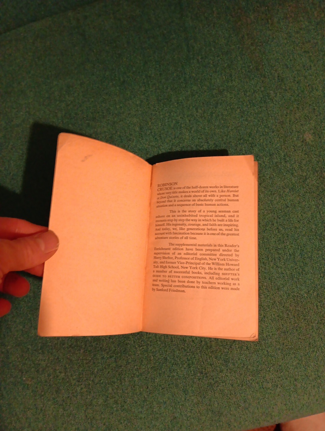 ROBINSON CRUSOE-Daniel Defoe- Washington Square Press- 3rd printing- 1968