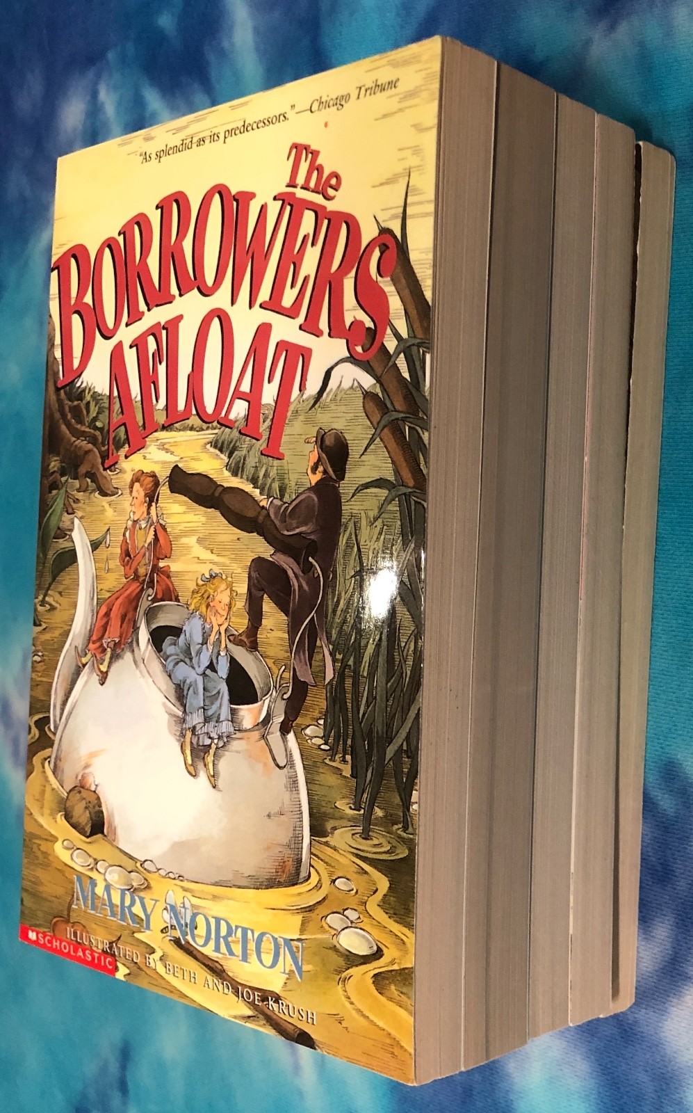 The Borrowers lot of 1-5 Book are in like New Condition. Slight box scuff. Nice.