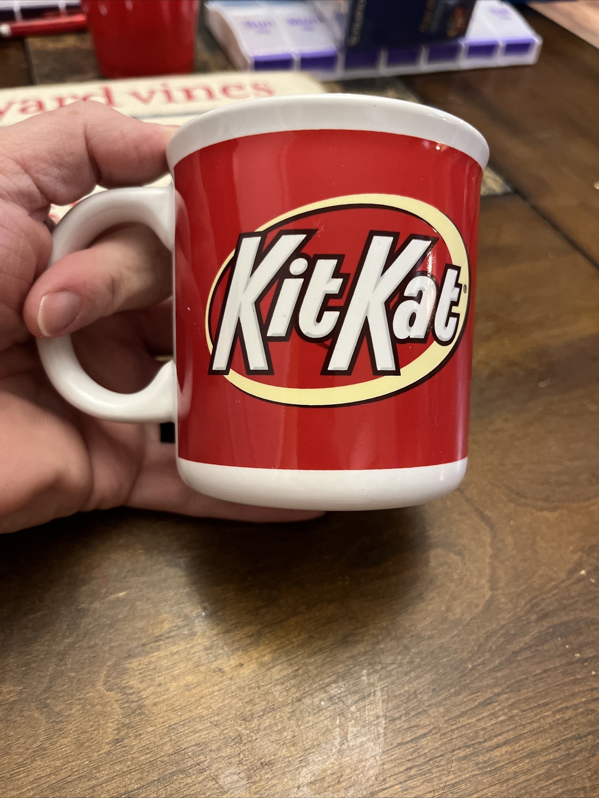 Kit-Kat Coffee Mug 11 oz by Galerie – Hershey Candy Co. Red On White