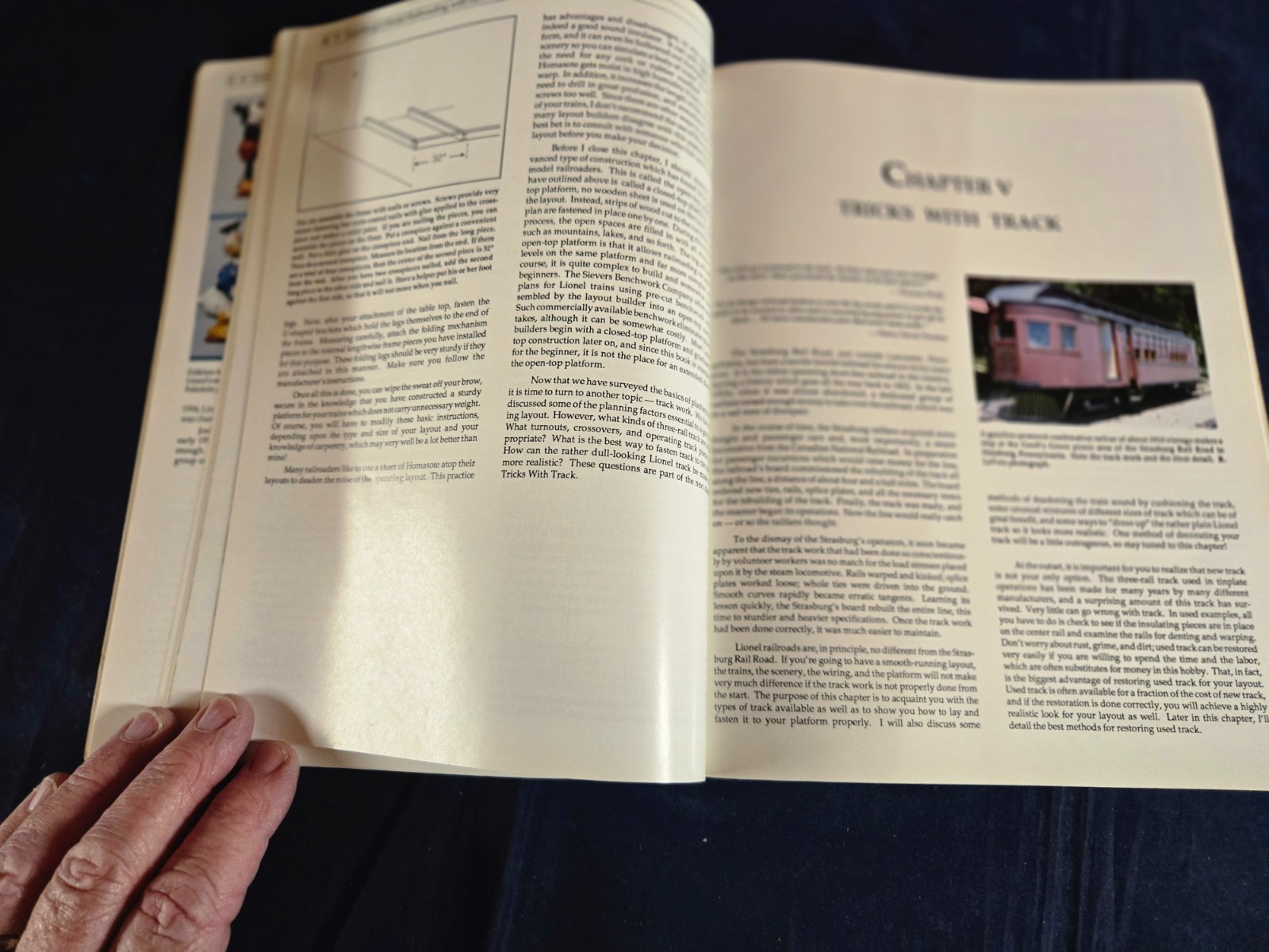 Lionel Trains-Model Lionel Train Railroading Guide-Roland LaVoie 144 pages