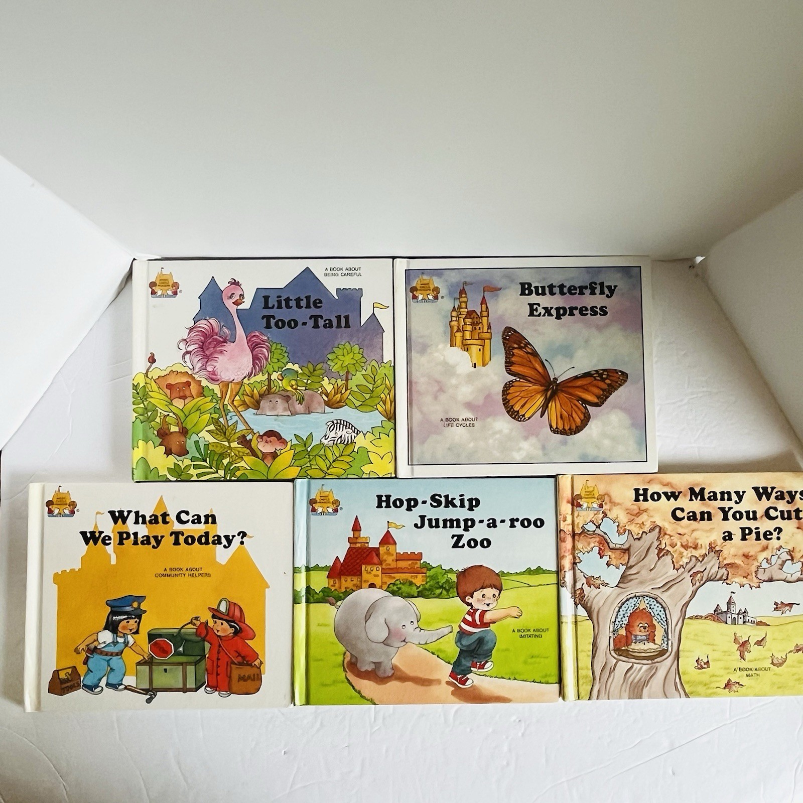 Lot of 27 Magic Castle Readers Moncure Child’s World Children Near Complete Set