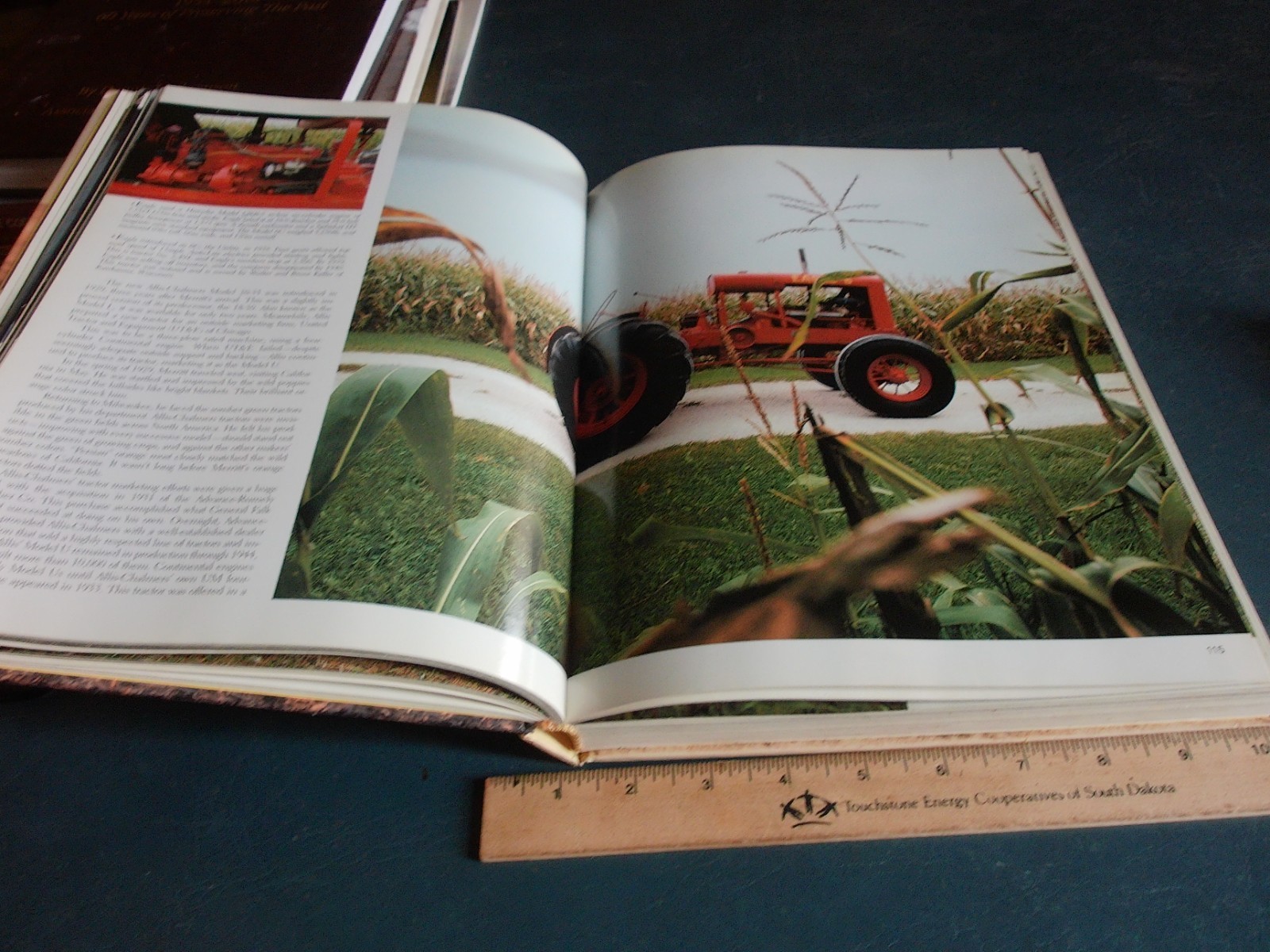 1999 HC Book America’s Classic Farm Tractors 431 Pages Lot 26-14