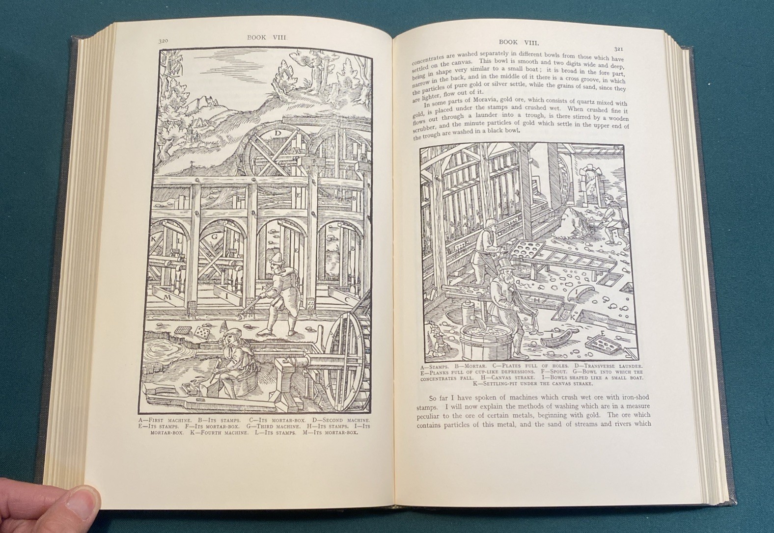 DE RE METALLICA – G. AGRICOLA 1556 Edition translated: Herbert & Lou Hoover 1950