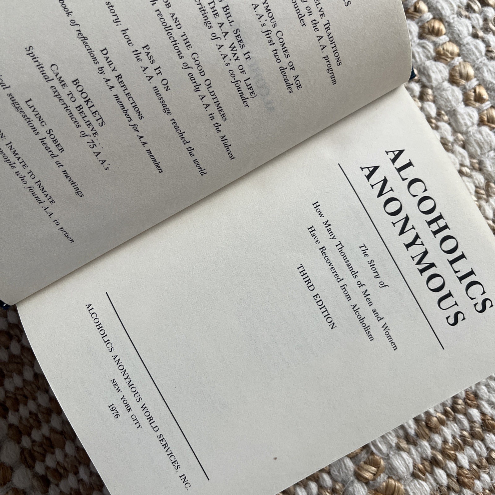 Alcoholics Anonymous 1939 Big Book Hard Cover Vintage 1976 Lot Of 3 + 2 Small