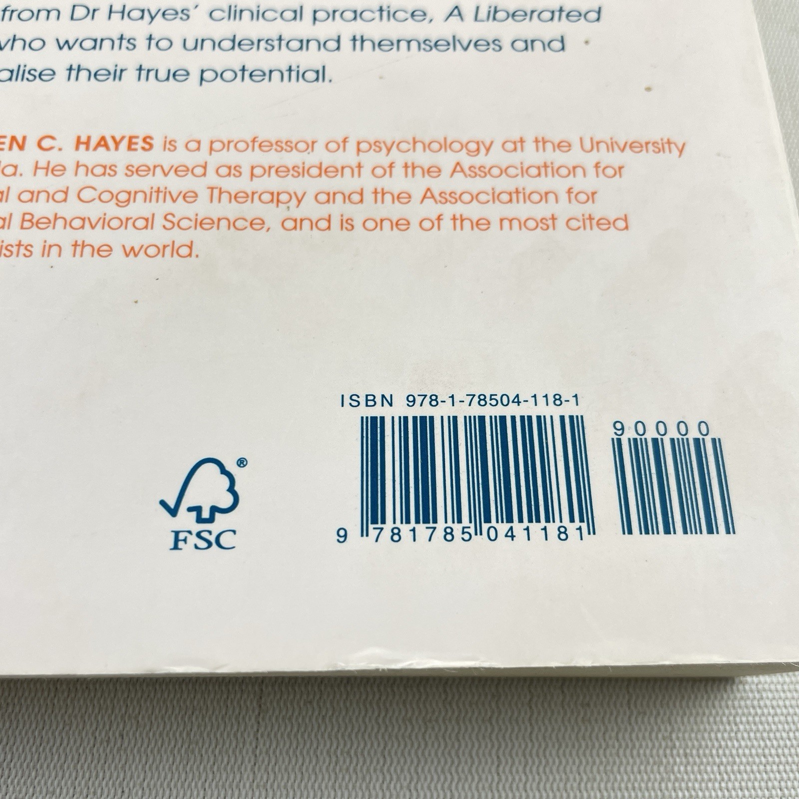 A Liberated Mind: The Essential Guide to Act by Dr Steven C Hayes Paperback Book