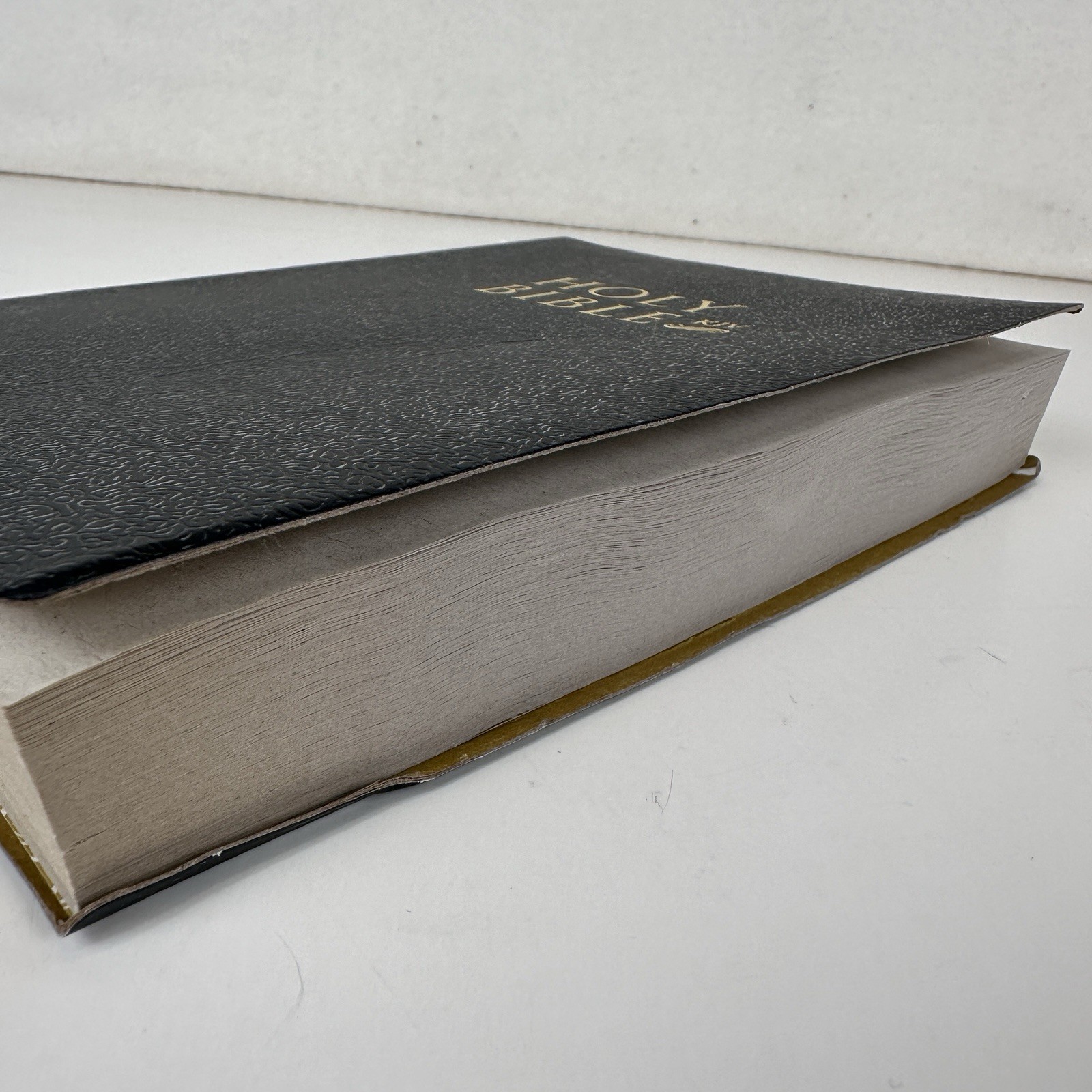 Holy Bible KJV Old And New Testaments Book Small 7.5 x 5.3 in Black Cover
