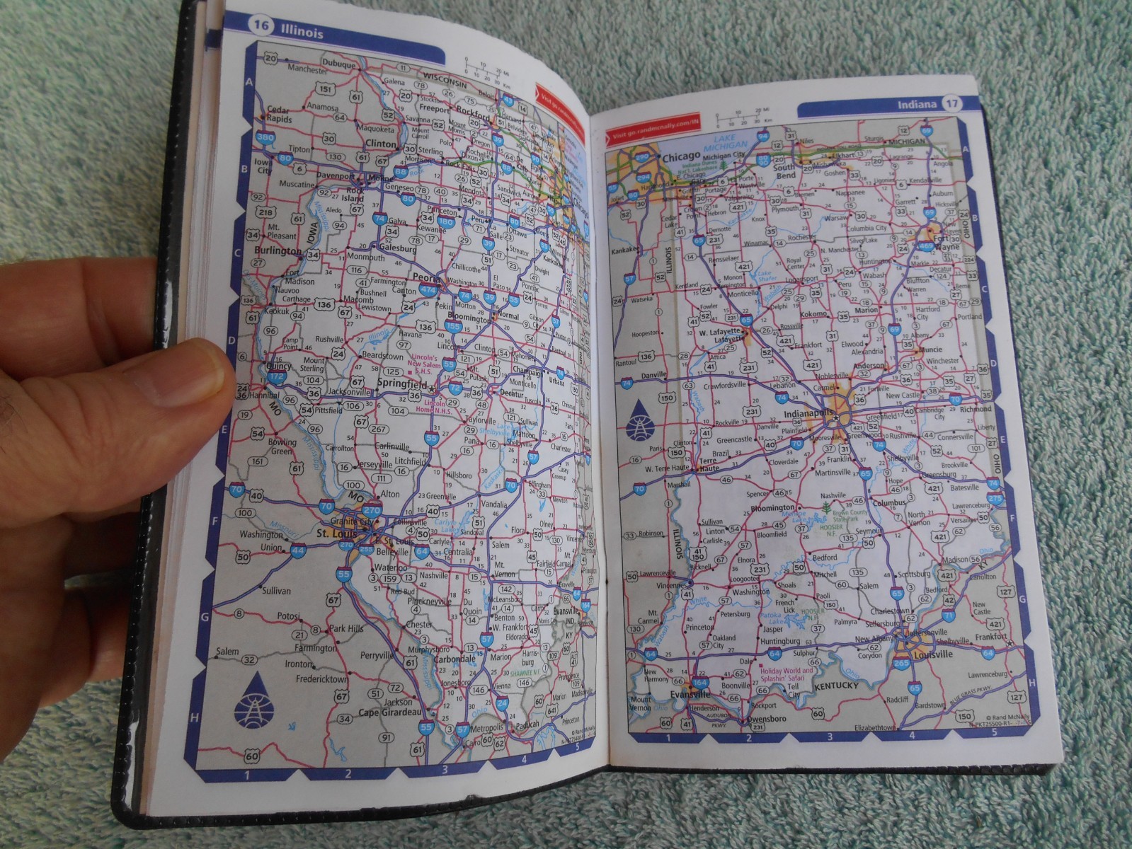 VINTAGE Rand Mcnally POCKET SIZE THE ROAD ATLAS. 64 PAGES. MORGAN & MORGAN.