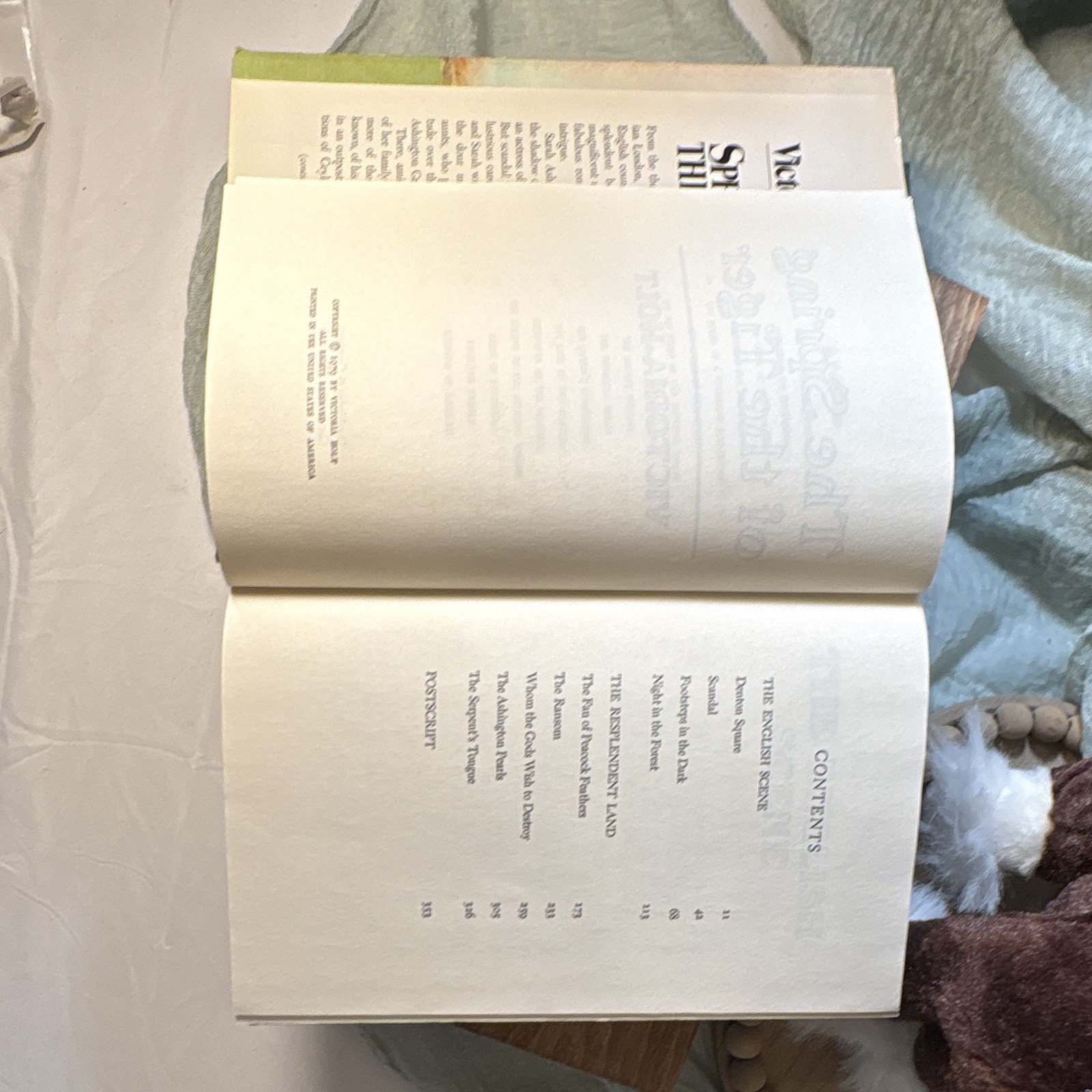 Victoria Holt The Spring of the Tiger HC DJ BCE 1979 Inscribed