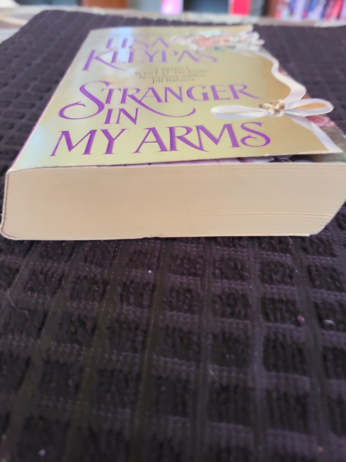Stranger in My Arms, Lisa Kleypas (1998) Stepback Cover