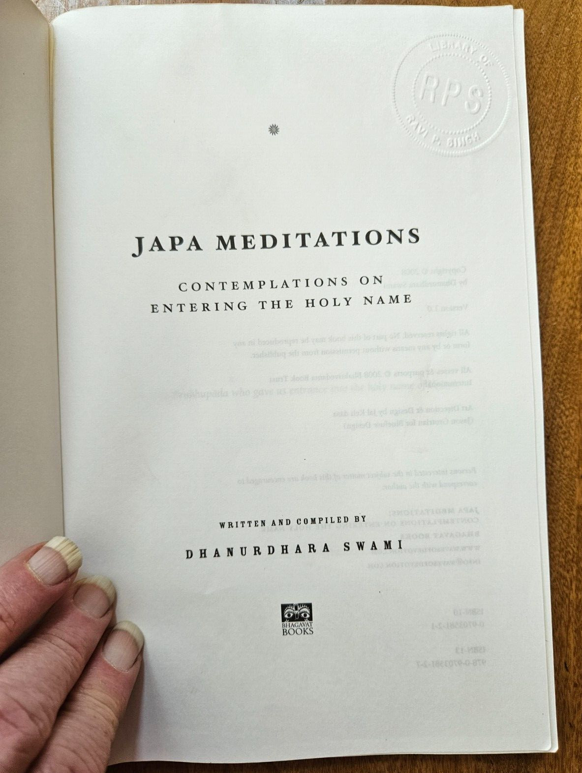 Japa Meditations: Contemplations on Entering the Holy Name by Dhanurdhara Swami