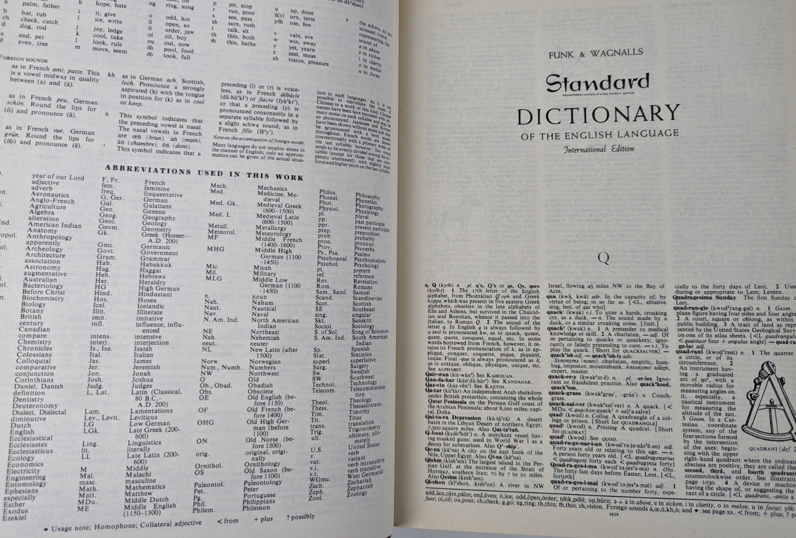 1964 Britannica World Language International Edition Funk Standard Dictionary