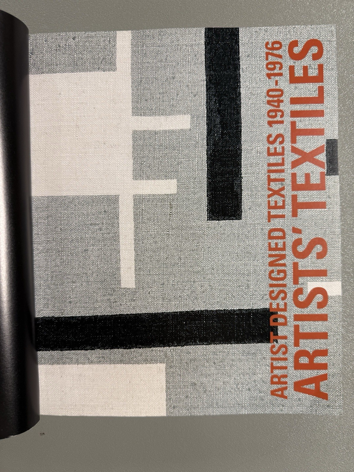 TEXTILE DESIGN ARTISTS’ TEXTILES 1940-1976 by Rayner, Chamberlain (2012,SC) GOOD