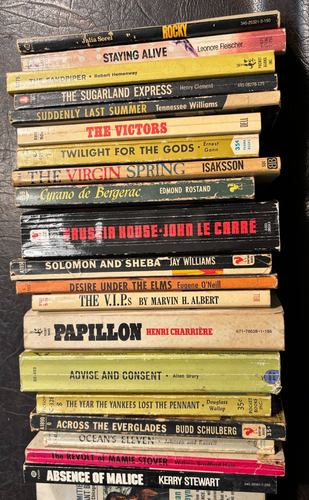 Lot 12 – 20 Movie tie-in paperbacks average VG 1940s-2000s see photos
