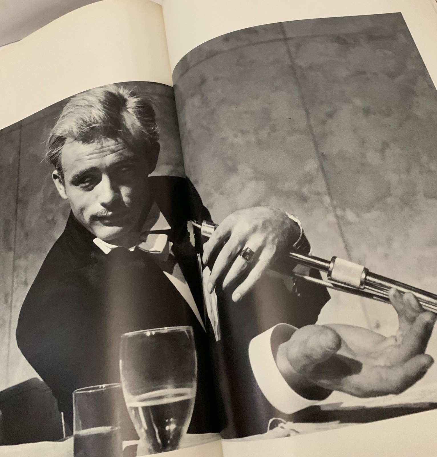 JAMES DEAN SANFORD ROTH 1983 LARGE ILLUSTRATED PHOTOGRAPHIC BOOK HOLLYWOOD FILM
