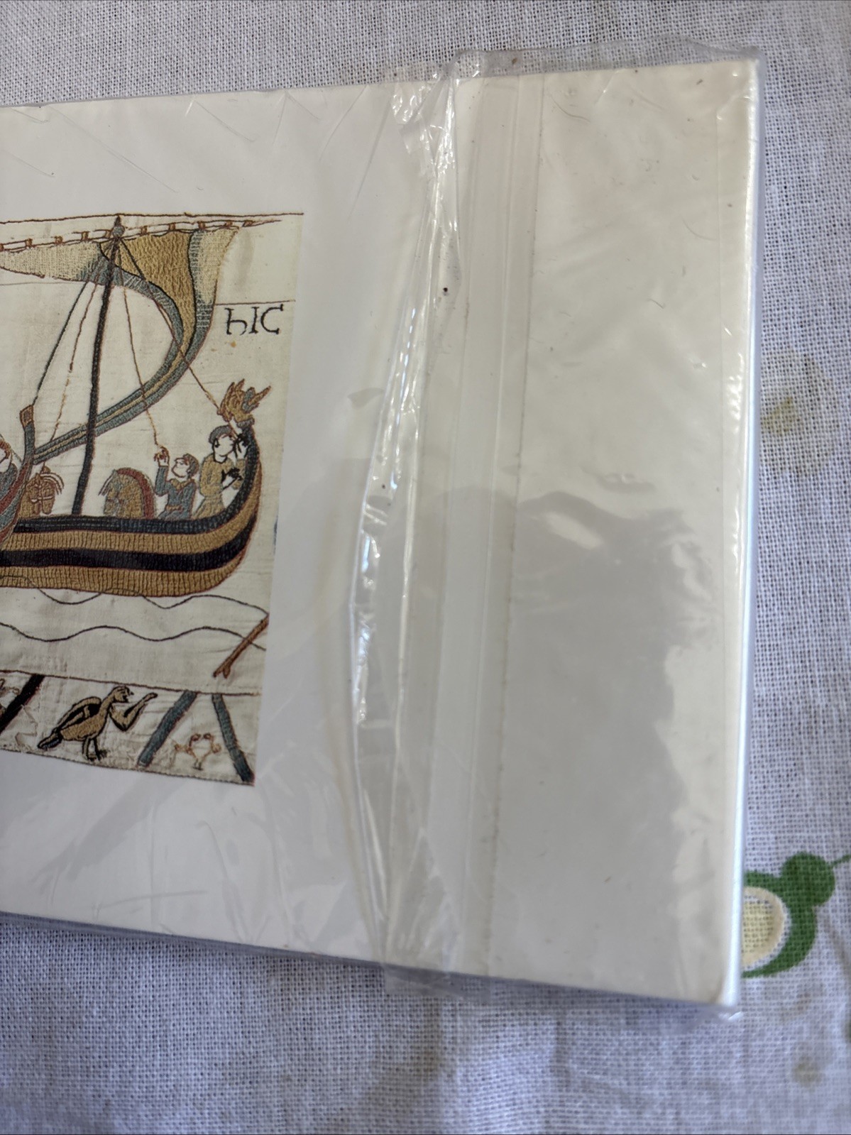 THE BAYEUX TAPESTRY: Complete Reproduction 1/7 1990 58 pages. Opened To Check #s