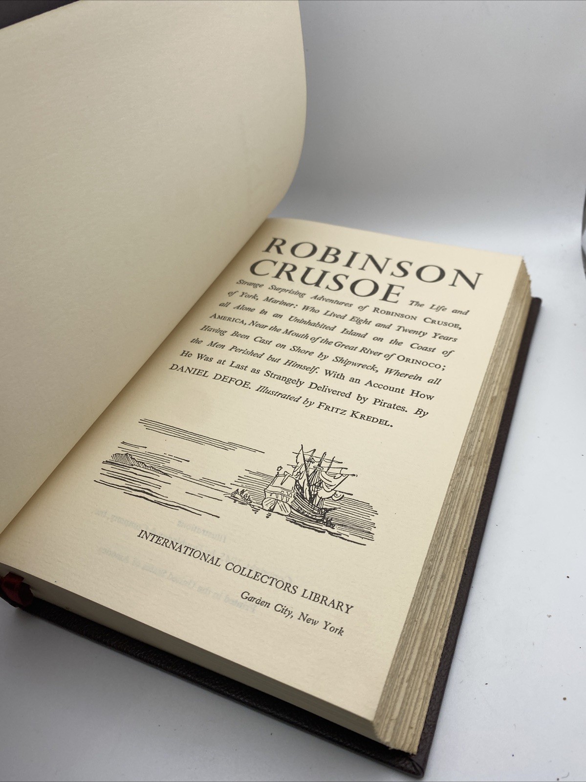 Robinson Crusoe Daniel Defoe International Collectors Library 1945 HC Vintage