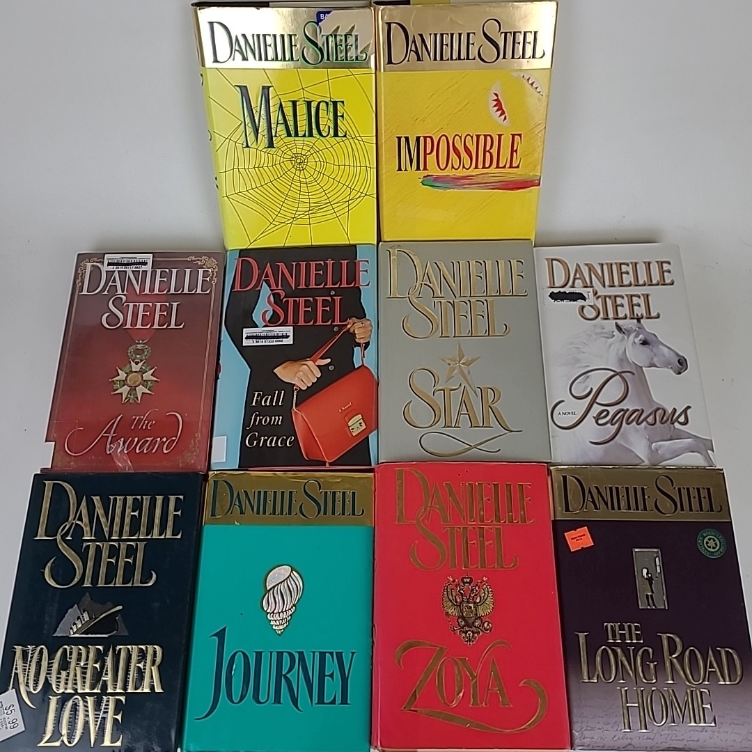 Danielle Steel Hardcover Lot of 10 RANDOM HC DJ No Duplicates FREE SHIPPING