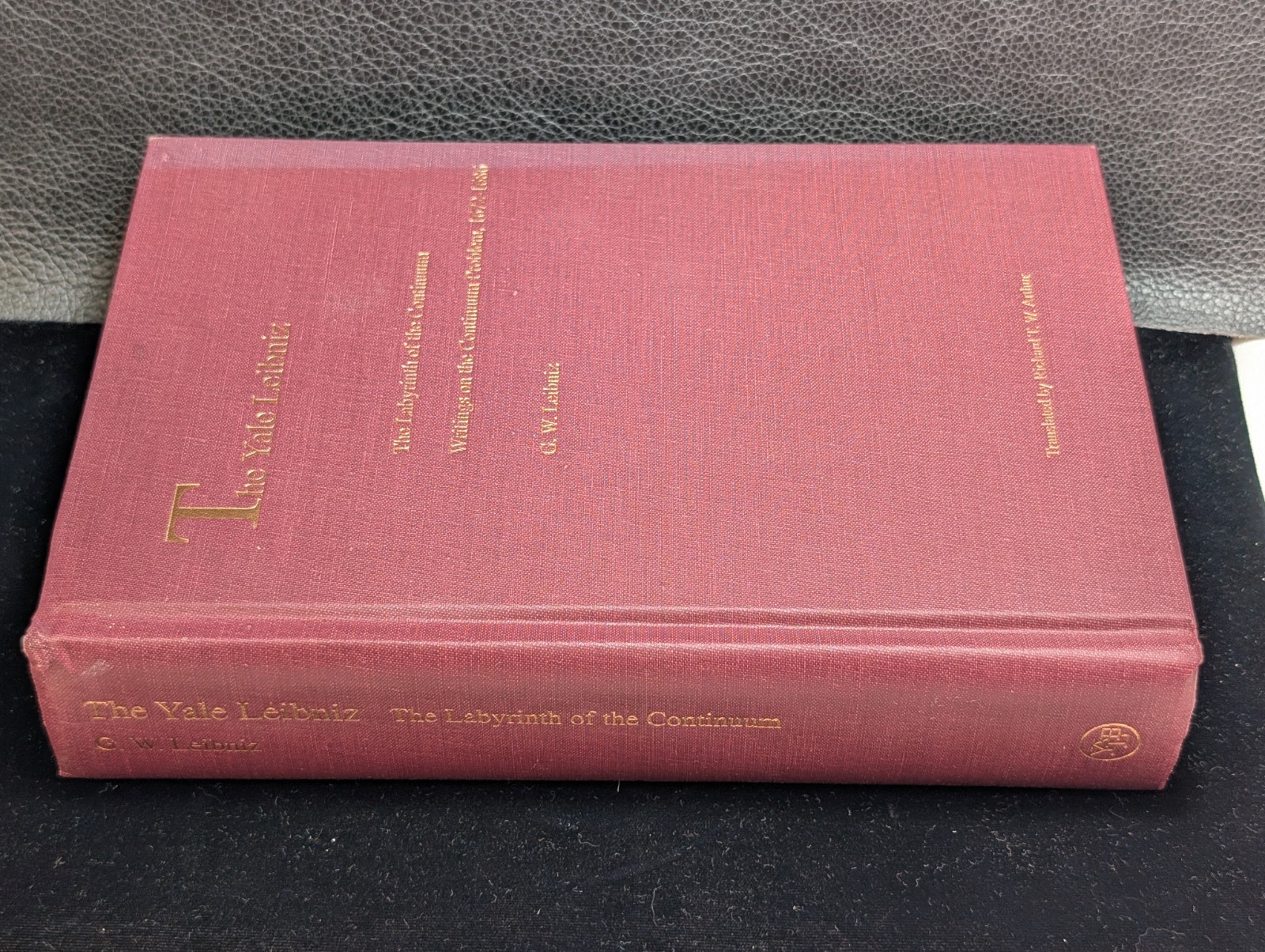 The Labyrinth of the Continuum Writings on the Continuum Problem 1672-1686. Yale