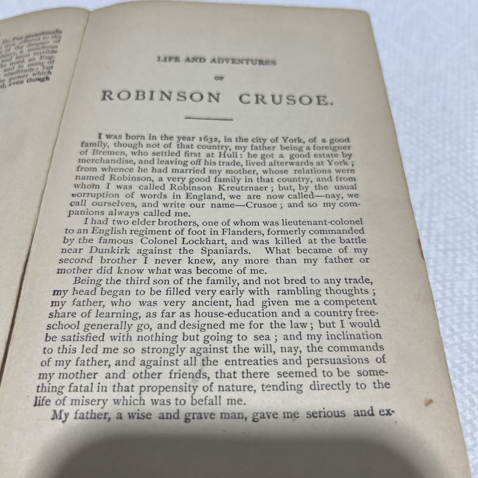Robinson Crusoe Library Book By Defoe B1