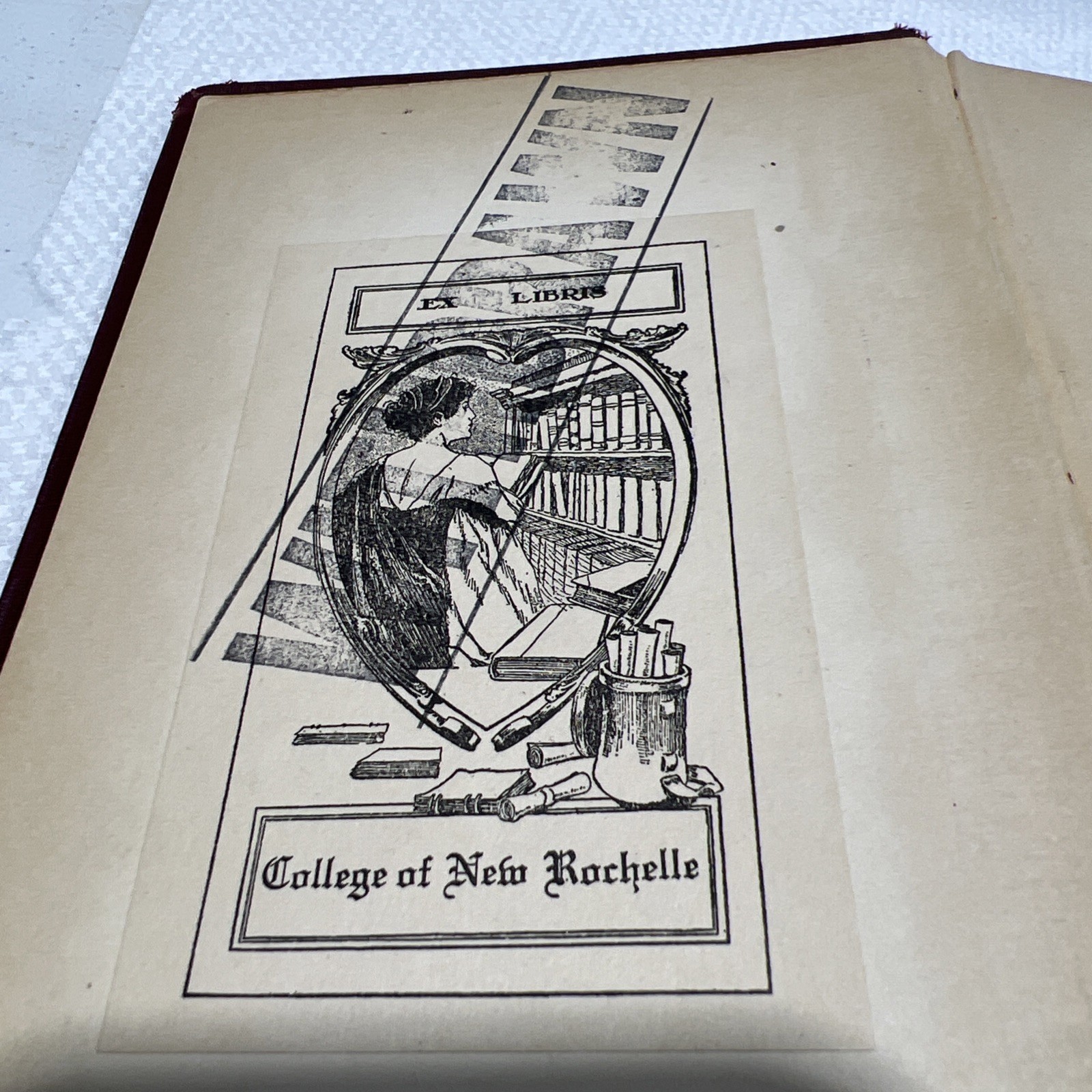 Robinson Crusoe Library Book By Defoe B1