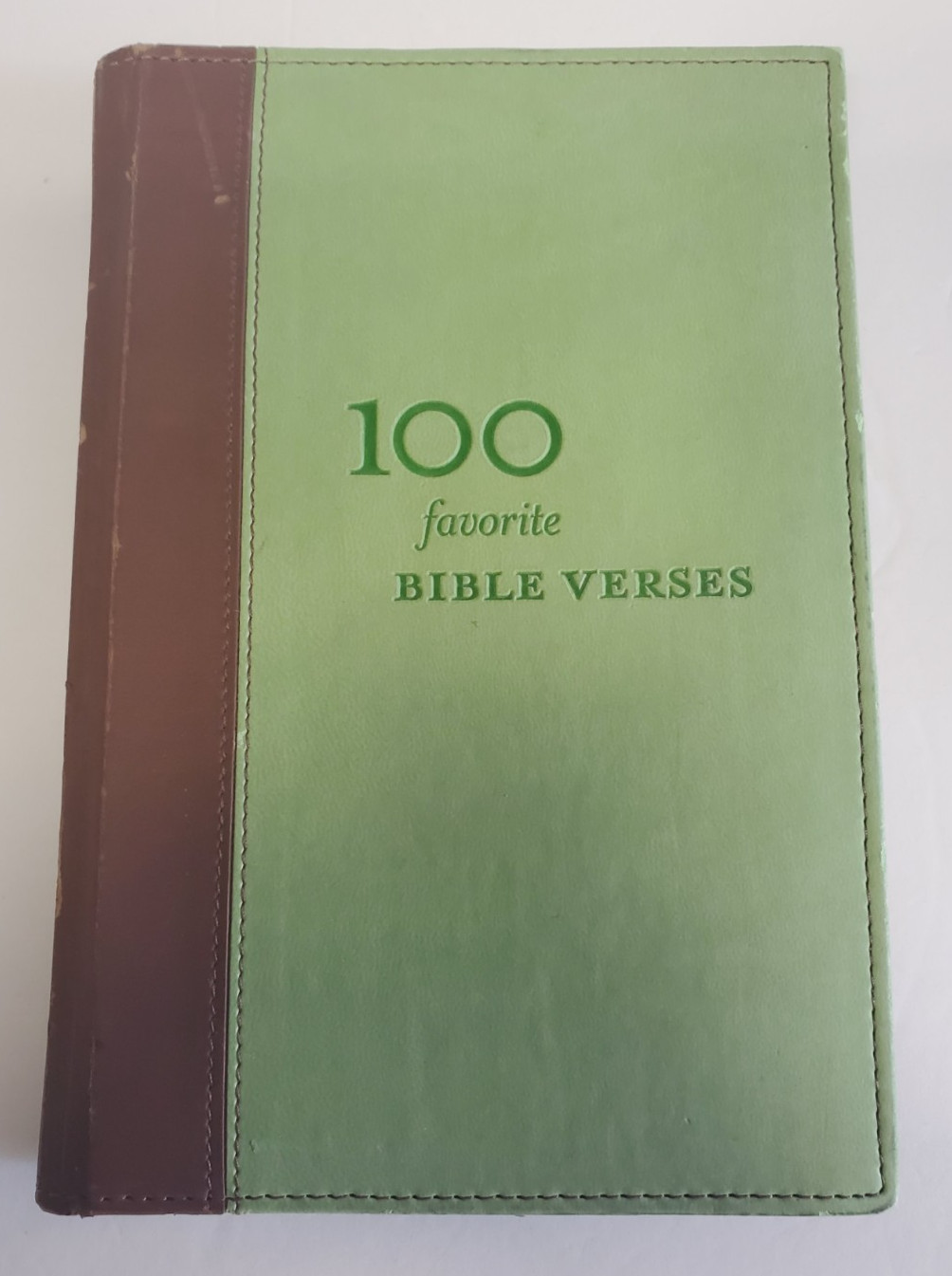 100 Favorite Bible Verses. Religious. Devotion and Scripture for Daily Use