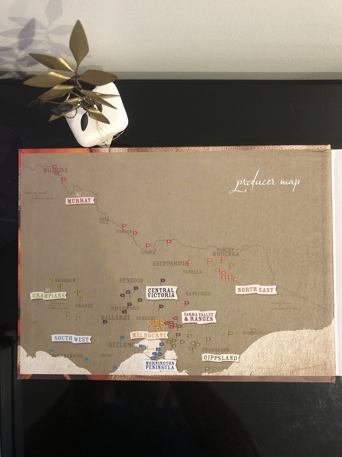🇦🇺Signed Copy Seasonal Regional Made In Victoria Sarah Robins 2012 First Ed.