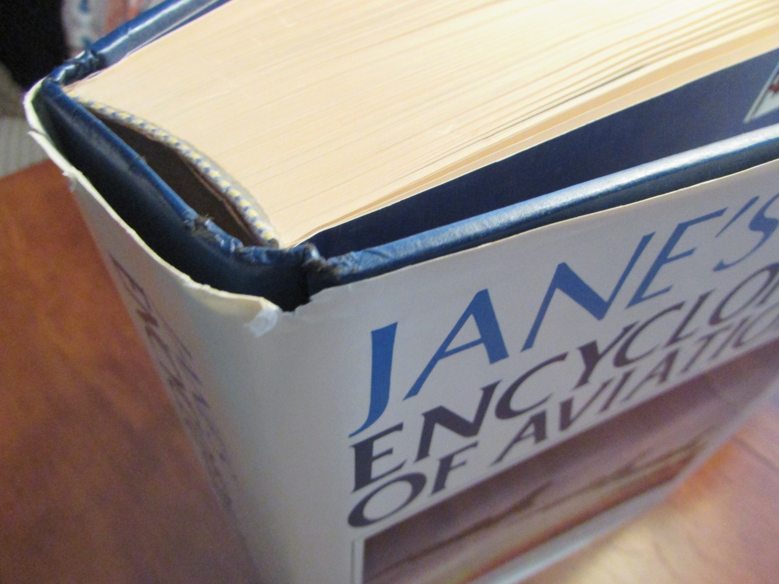 Vintage Aviation Coffee Table Book JANE’S ENCYCLOPEDIA OF AVIATION 960 Pages