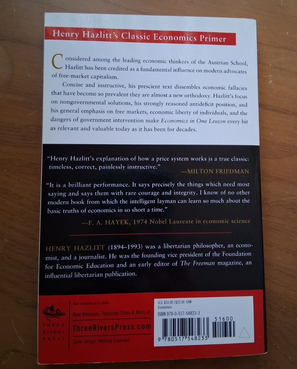Economics in One Lesson by Henry Hazlitt (Paperback)