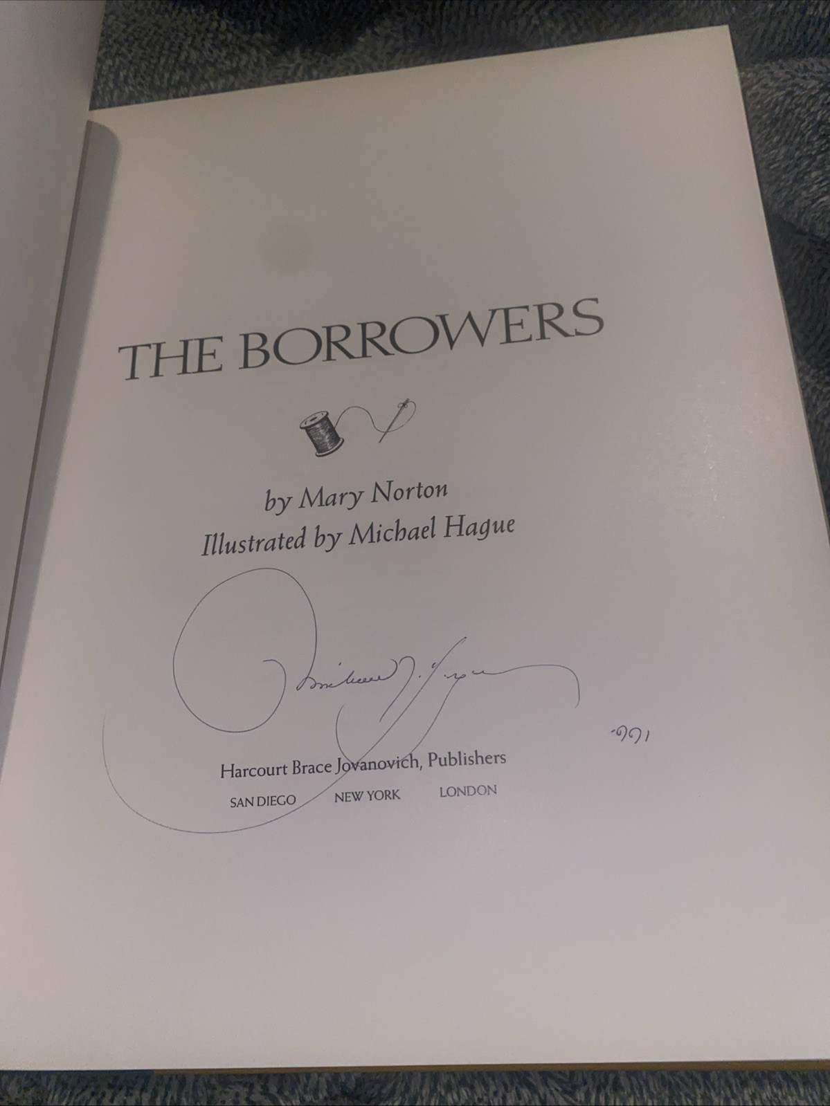 THE BORROWERS by Mary Norton Illustrated by Michael Hague HC/DJ 1st Ed Signed