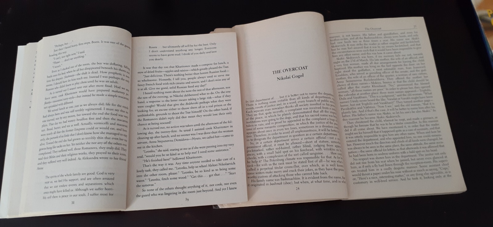 Robert Alexander “The kitchen boy”; Paul Negri “Great Russian short stories”