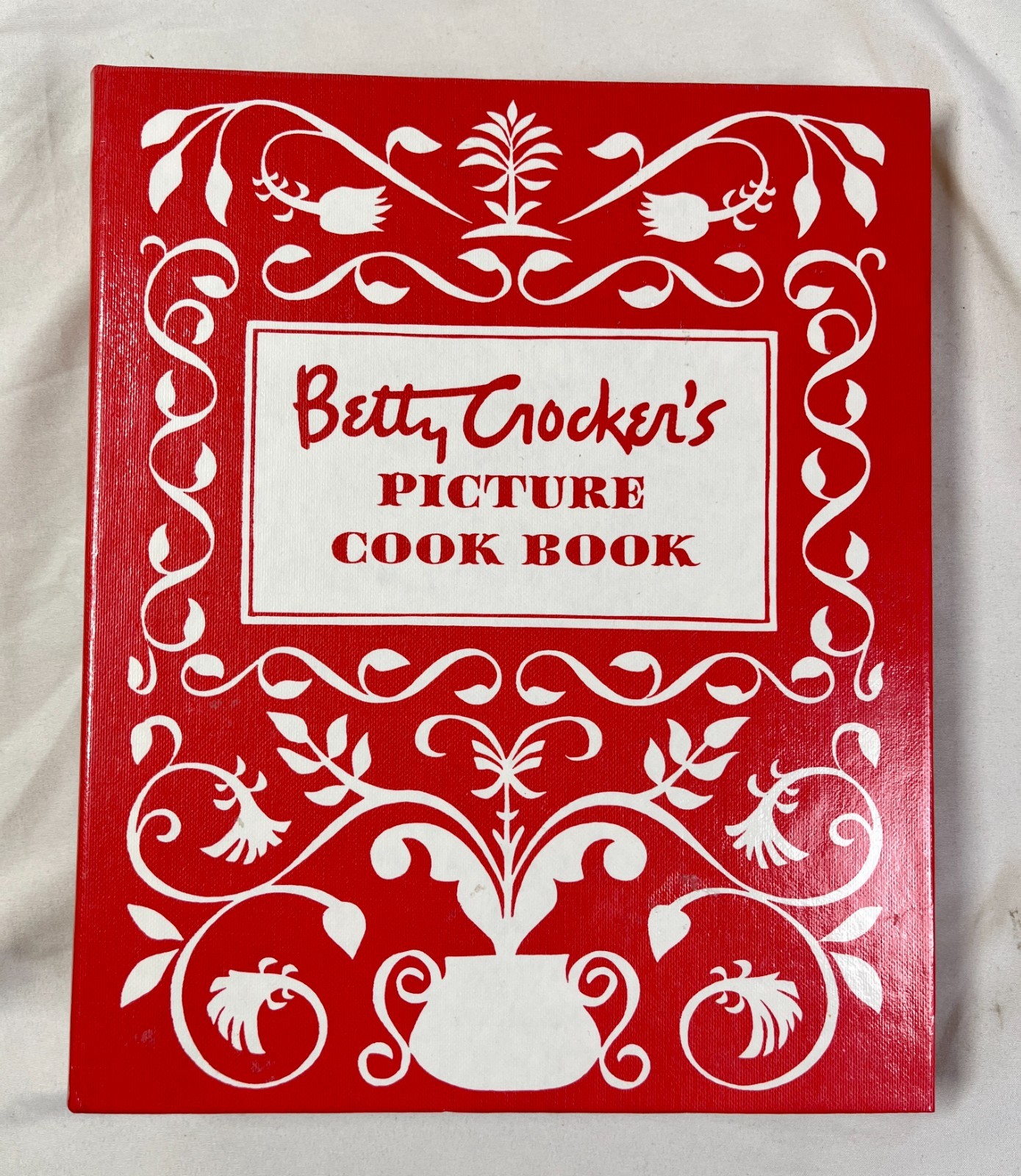 BETTY CROCKER’S Picture Cook Book 1998 Facsimile Ring Binder Cookbook HC Retro