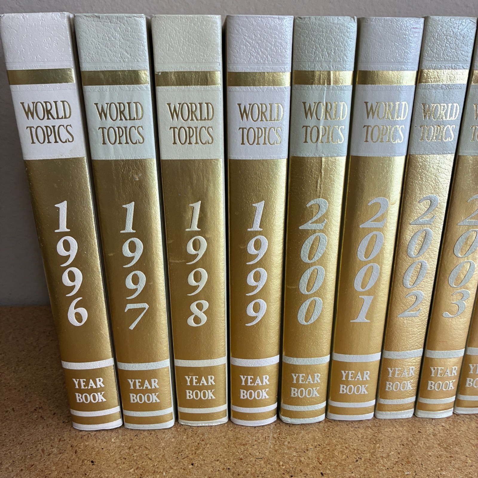 15 World Topics Year Book Yearbooks 1996-2010 Hardcover Books New, 2 Sealed