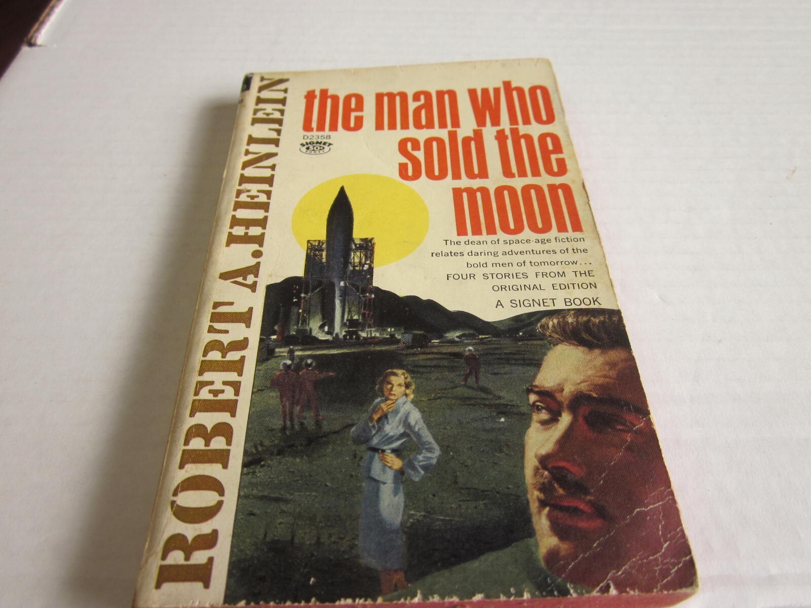 JP12 Signet D2358 The Man Who Sold The Moon
