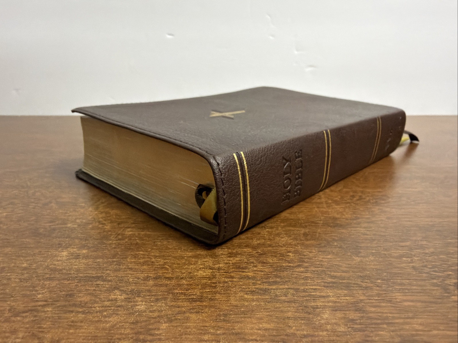NIV Compact Bible Brown Leathersoft Red Letter 2022 Zondervan