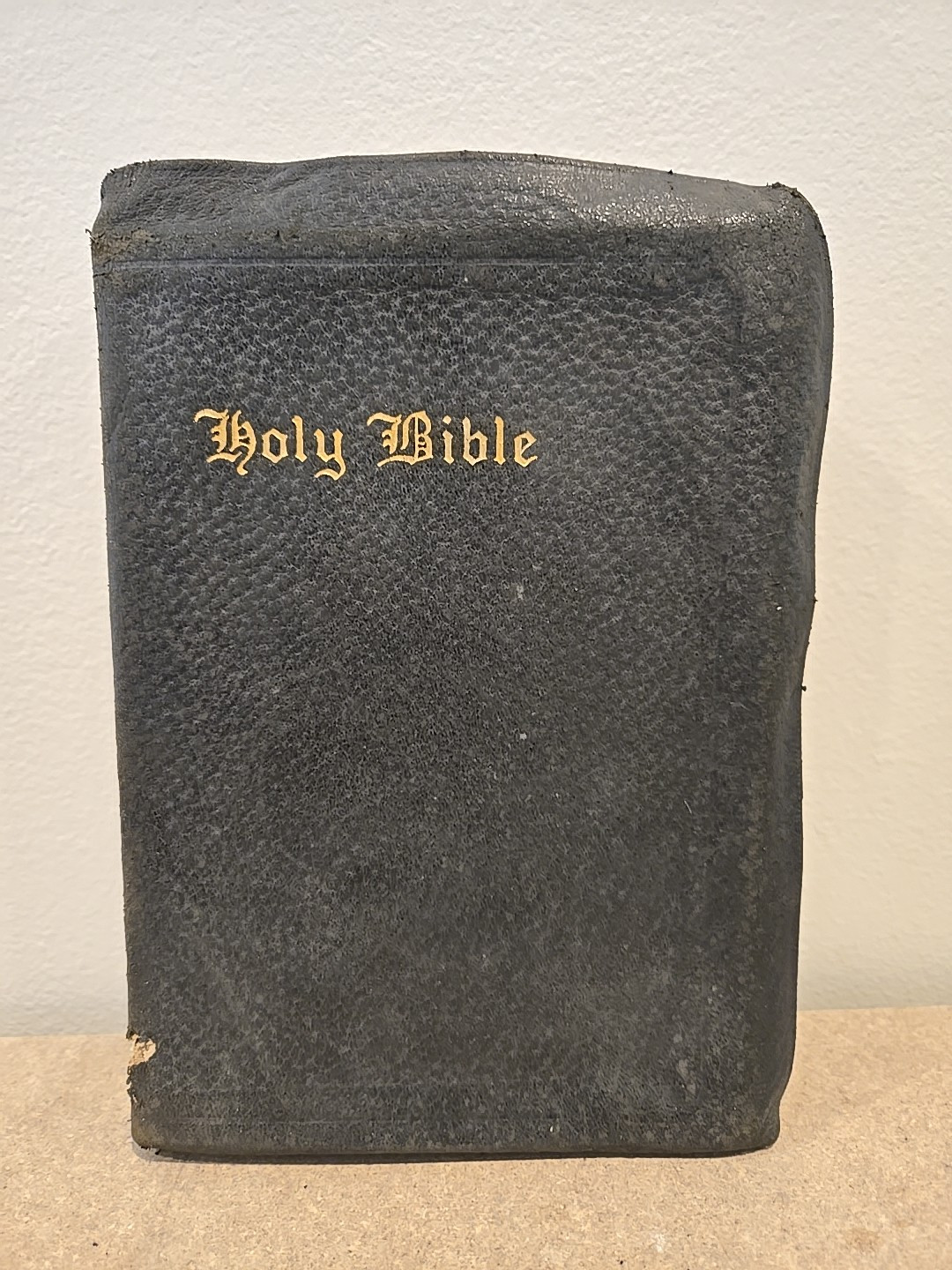 1937 Hertel Cyclopedic Red Letter Indexed Bible Self Pronouncing KJV