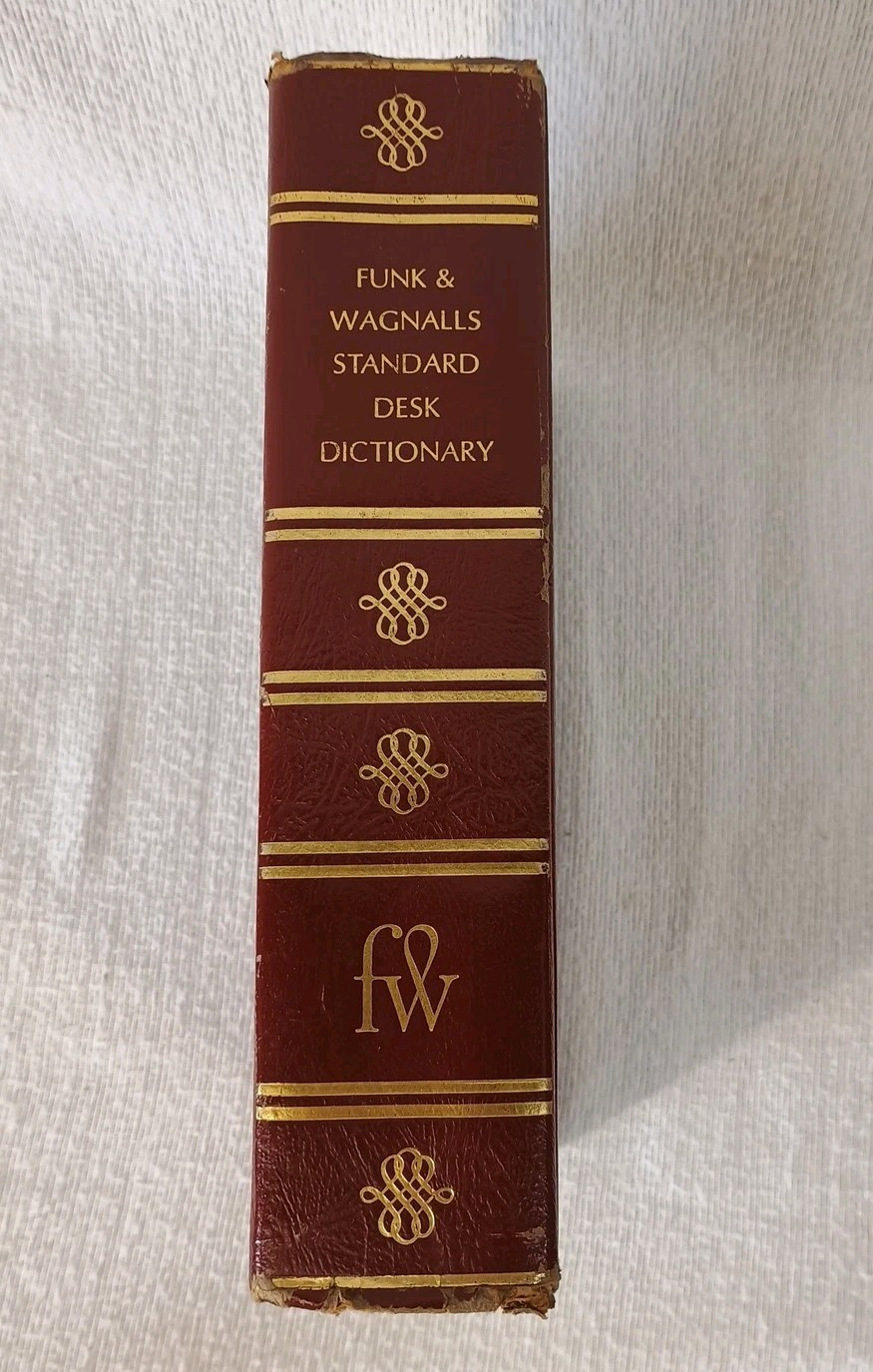 Funk & Wagnalls Standard Desk Dictionary 1974 Hardcover 880 Pages