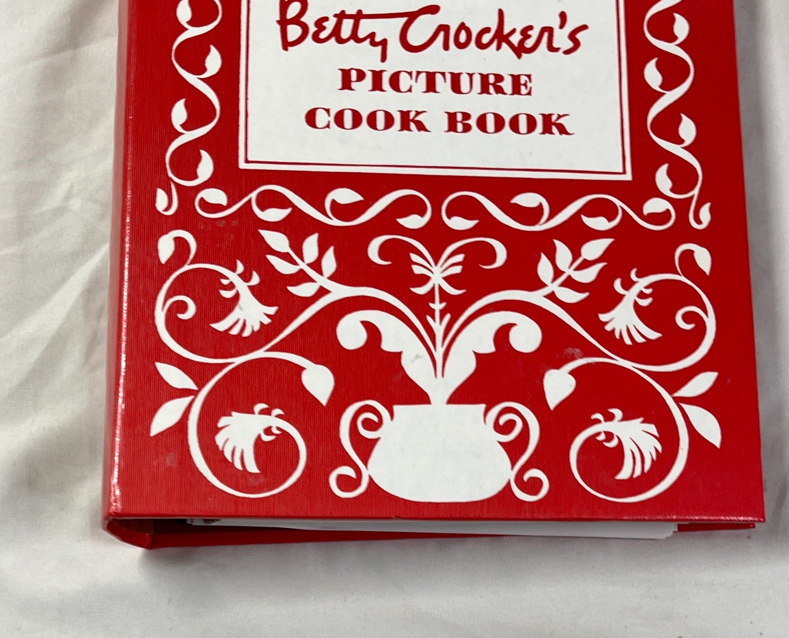 BETTY CROCKER’S Picture Cook Book 1998 Facsimile Ring Binder Cookbook HC Retro