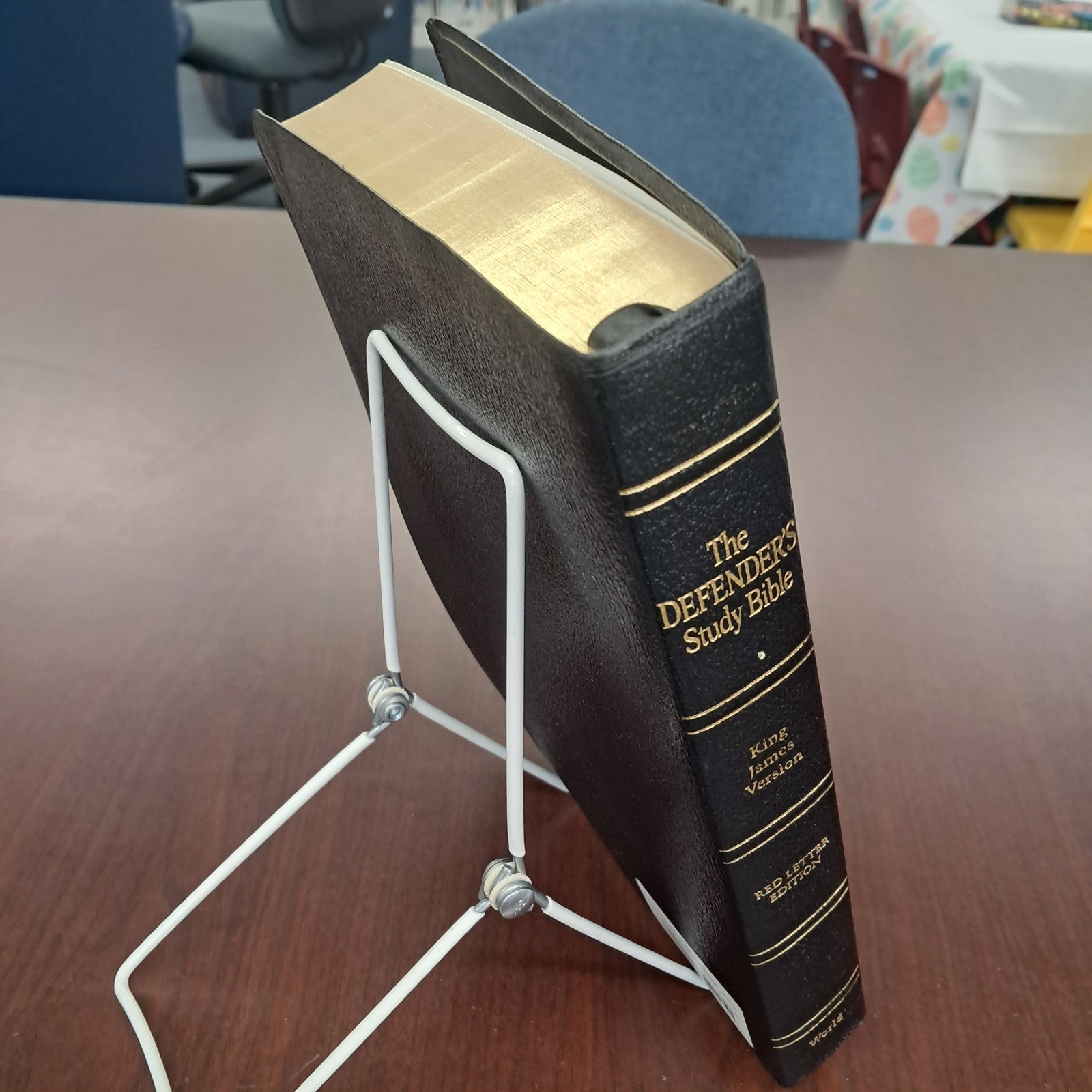 THE DEFENDERS STUDY BIBLE WORLD KJV BONDED LEATHER RED LETTER HENRY MORRIS 1995