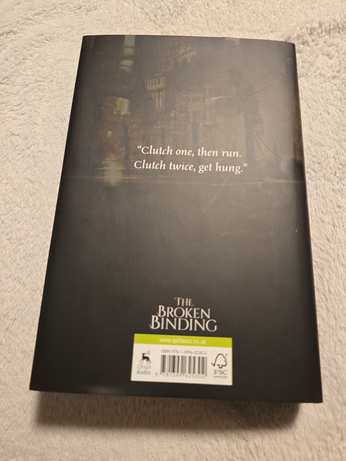 The Broken Binding Tier 2: The Gentleman Bastard Trilogy – Scott Lynch