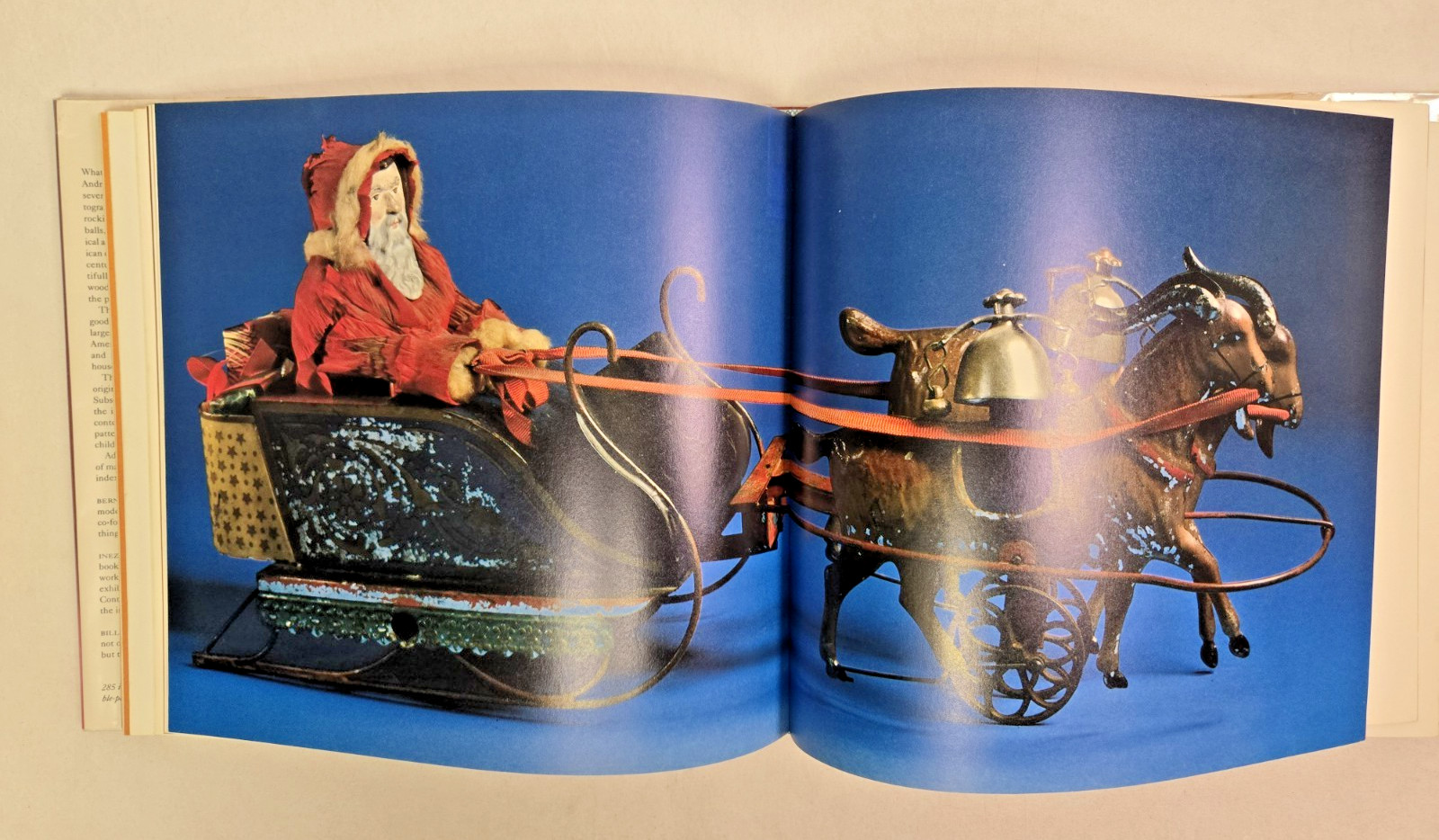 Beautiful Large Coffee Table Book “American Antique Toys” 282 Pages Near Mint
