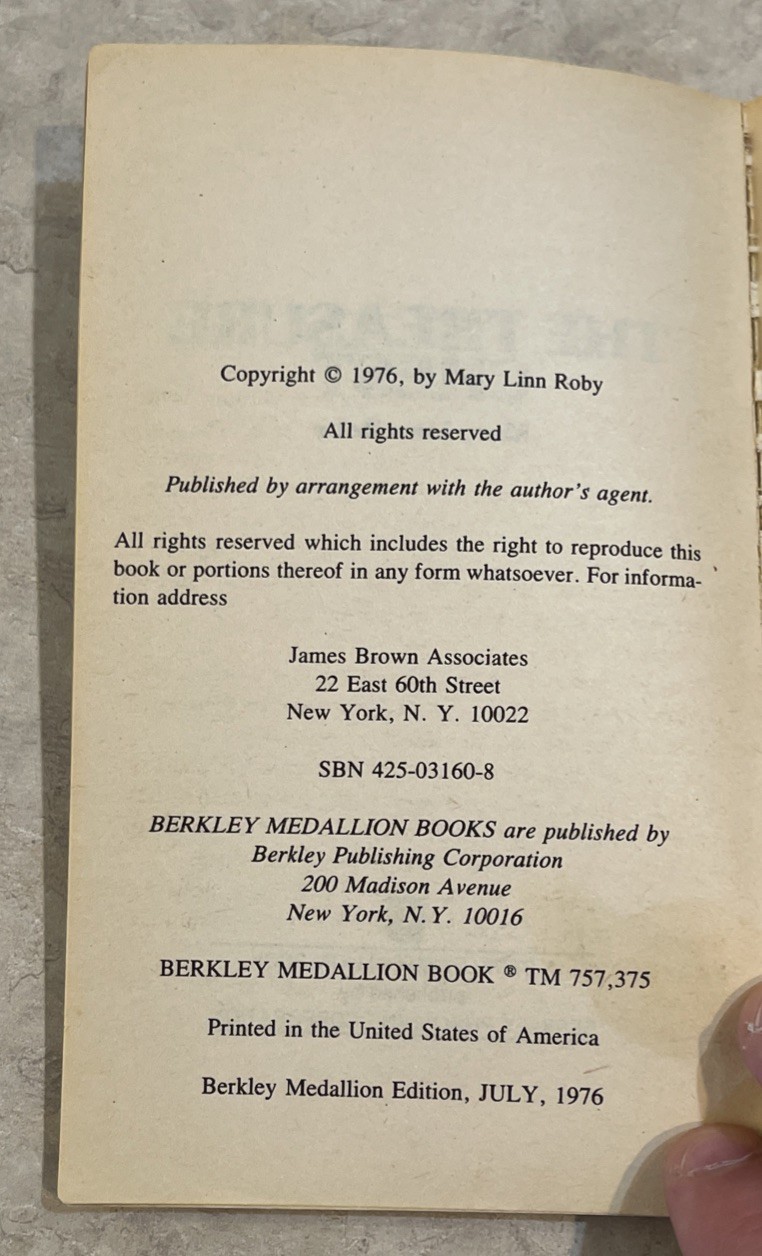 THE TREASURE CHEST by MARY LINN ROBY-JULY 1976 BERKLEY PB-GOTHIC/HORROR/SINISTER
