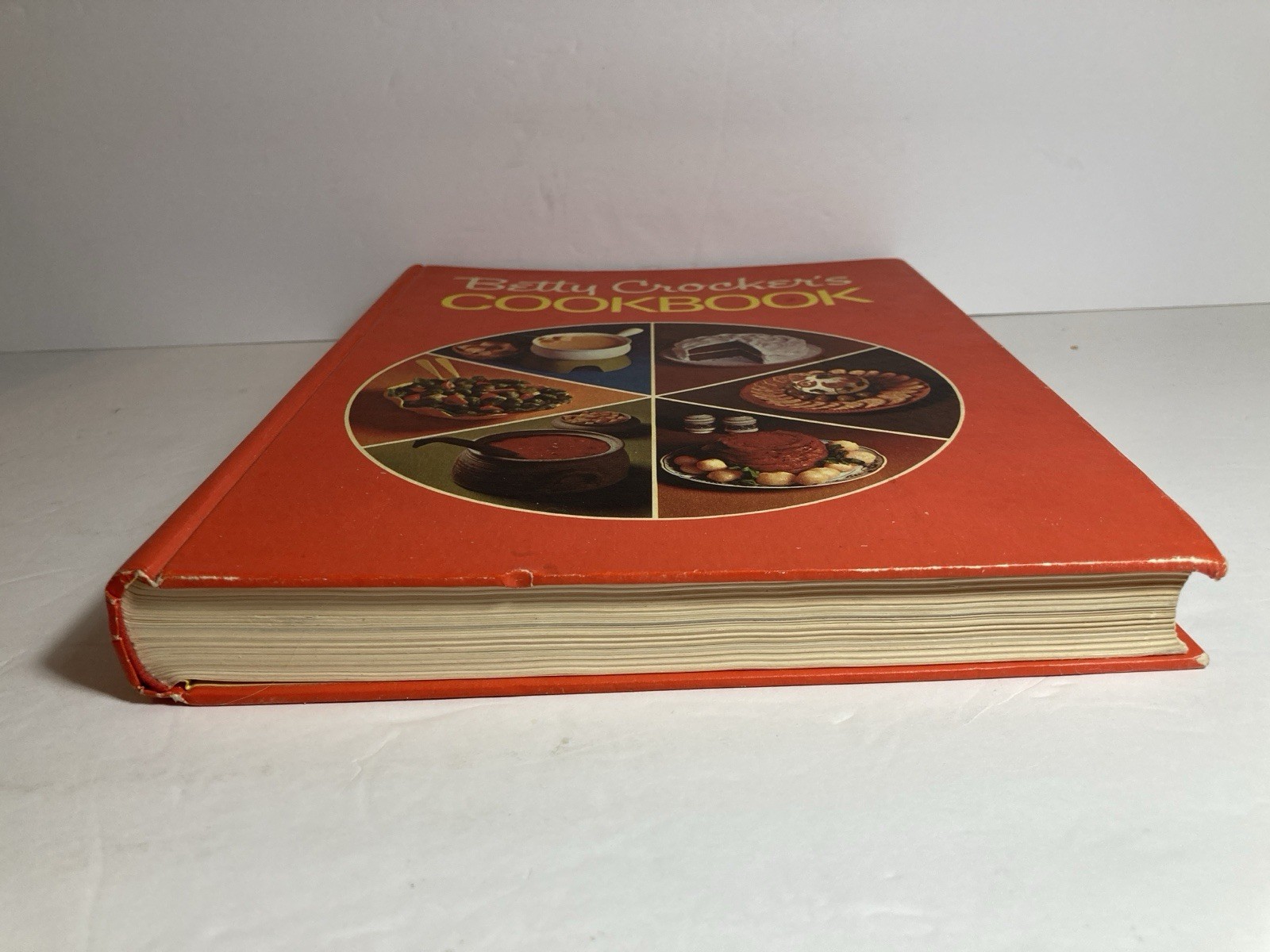 Vintage Betty Crocker’s Cookbook 1974 Tight Binding 480 Pages HC