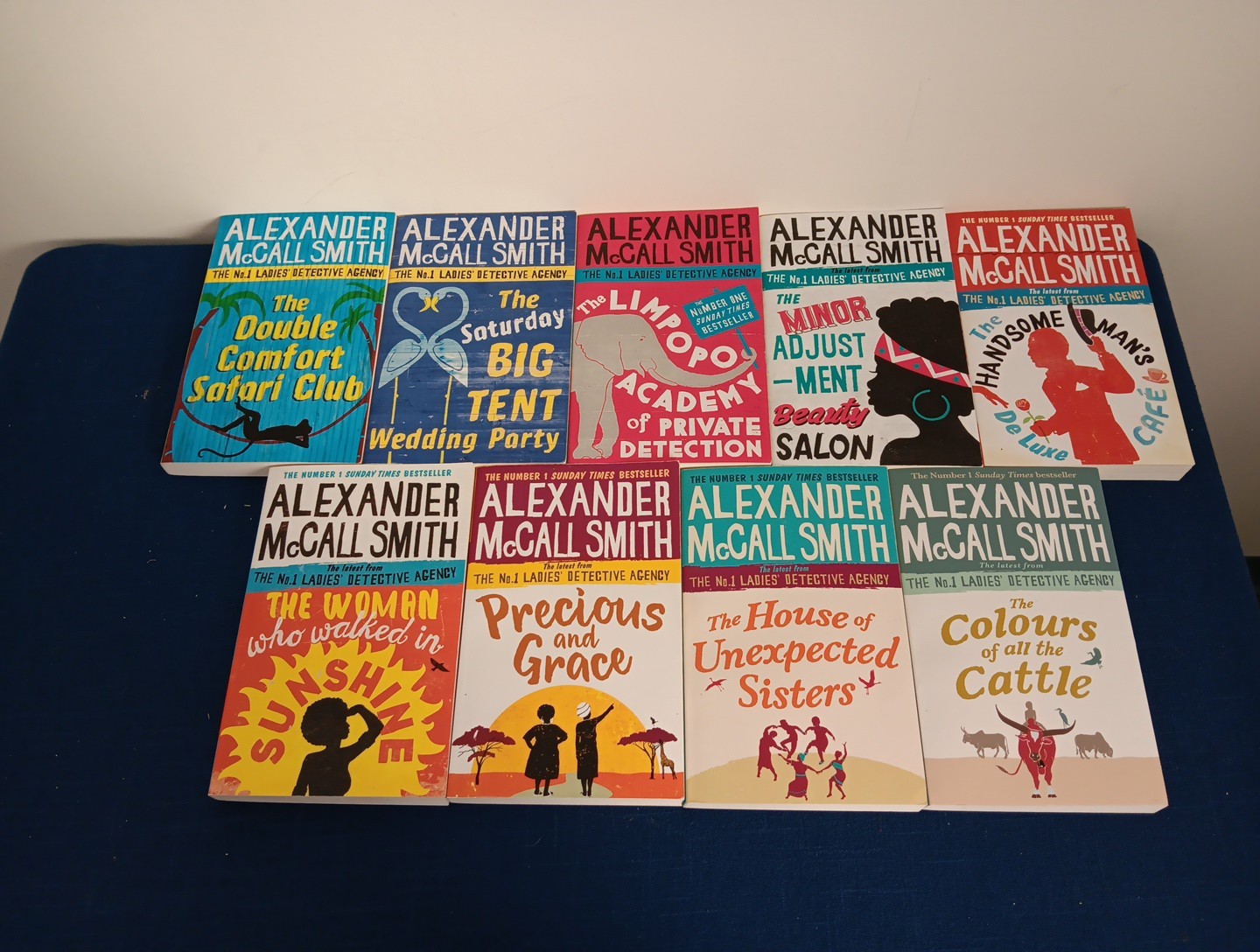 Lot of 19 The No. 1 Ladies Detective Agency #1-19 Colours Of Cattle TPB