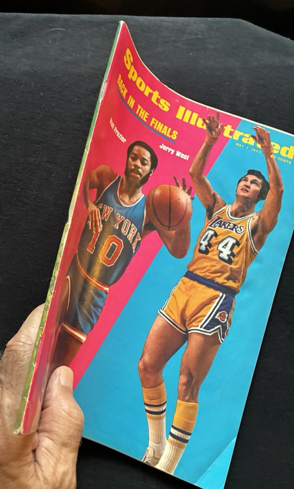 NEWSSTAND 1973 Sports Illustrated WALT FRAZIER and JERRY WEST – EX Condition