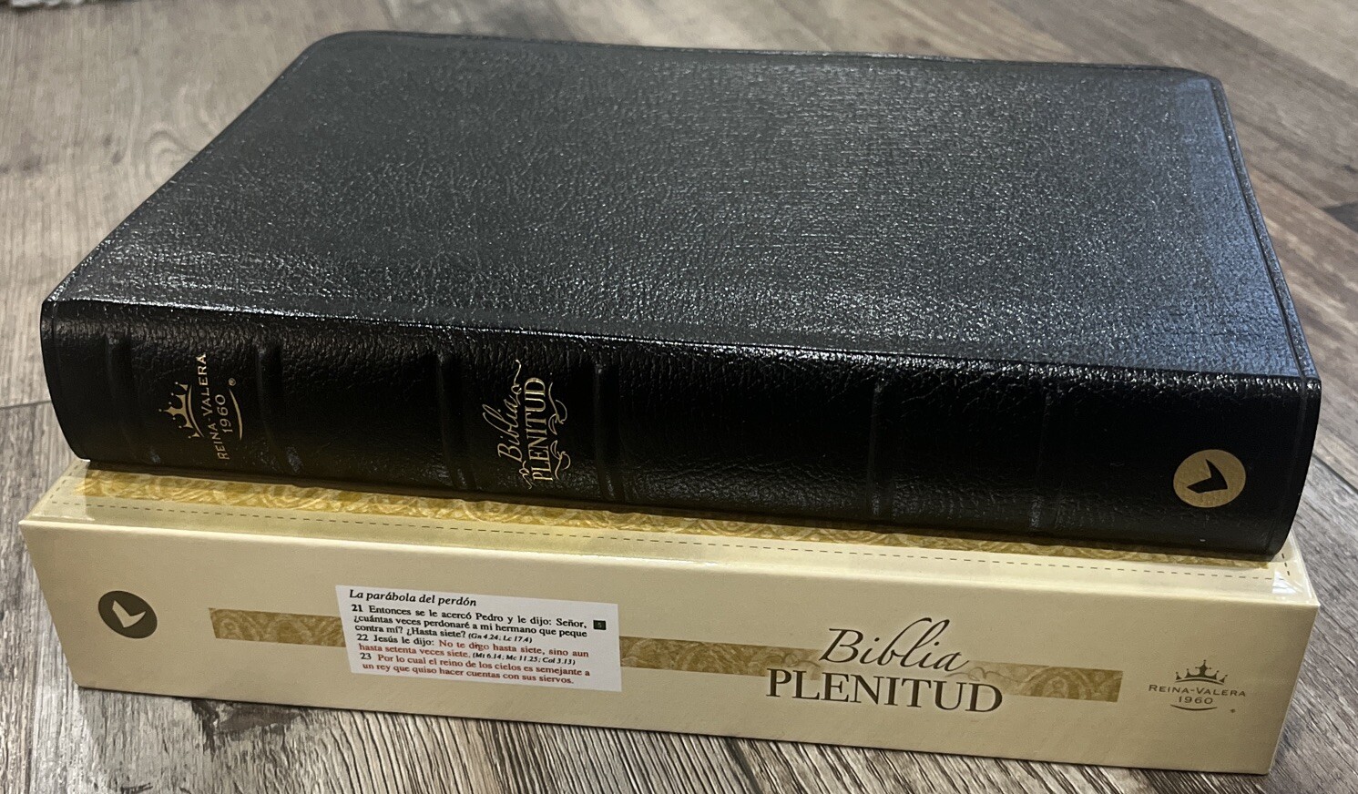 BIBLIA PLENITUD DE ESTUDIO, PIEL FABRICADA NEGRO con INDEX, REINA VALERA 1960